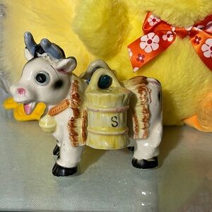 Vintage 50’s Ceramic Cow Salt Shaker in White and Yellow Anthropomorphic!